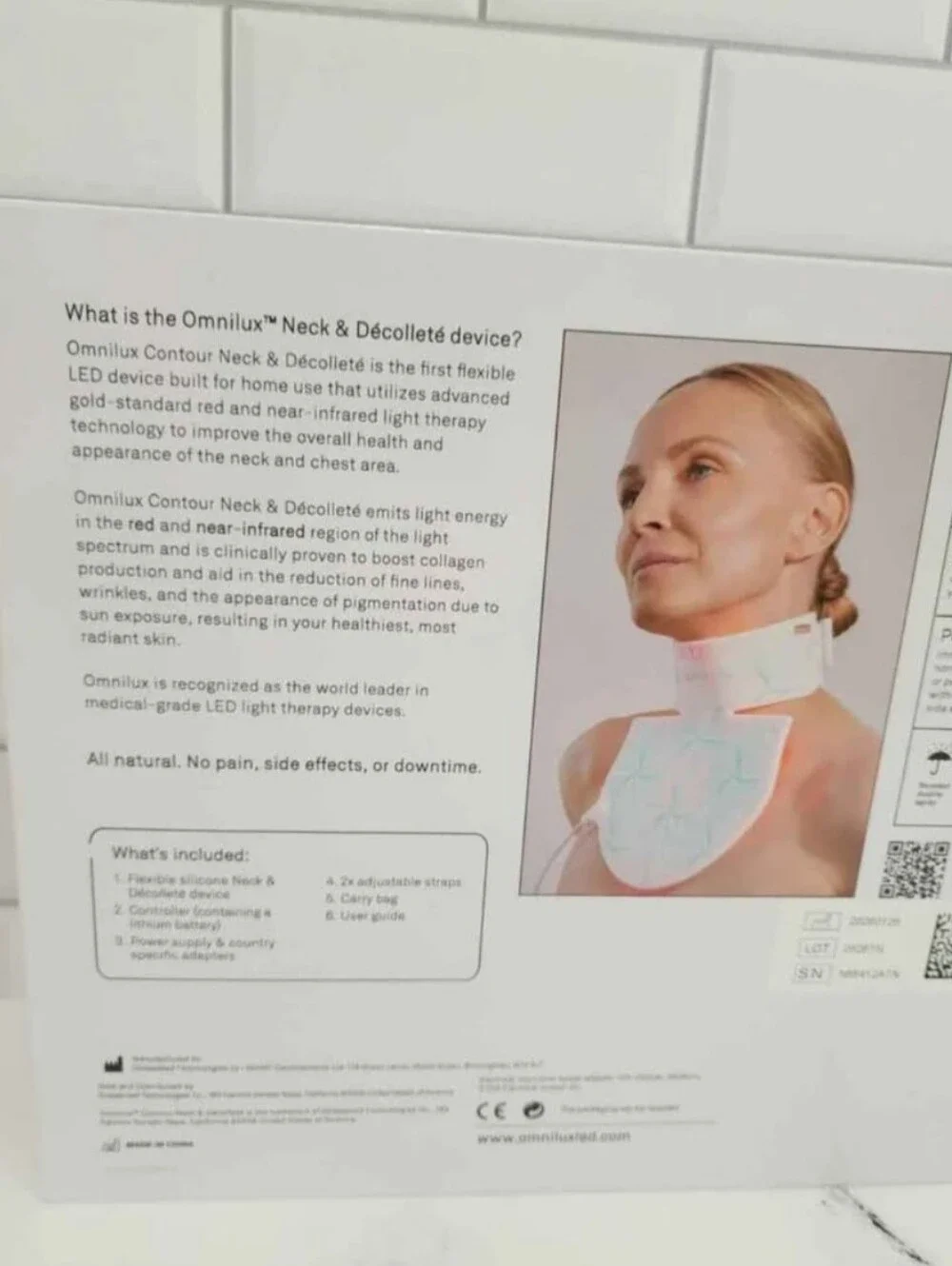 Omnilux Neck & Decolette LED Light Therapy Device